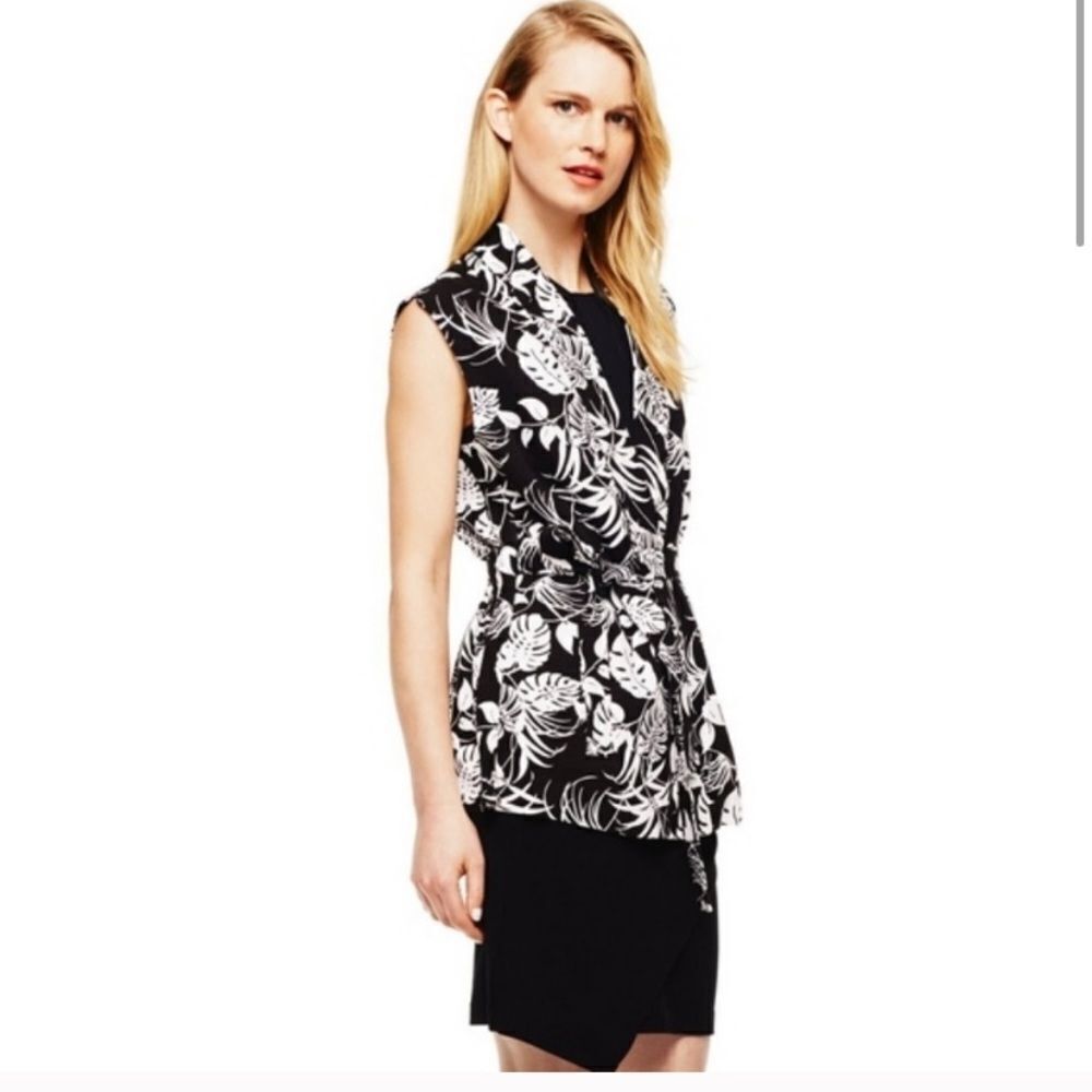 Vince Camino tropical vest small black white